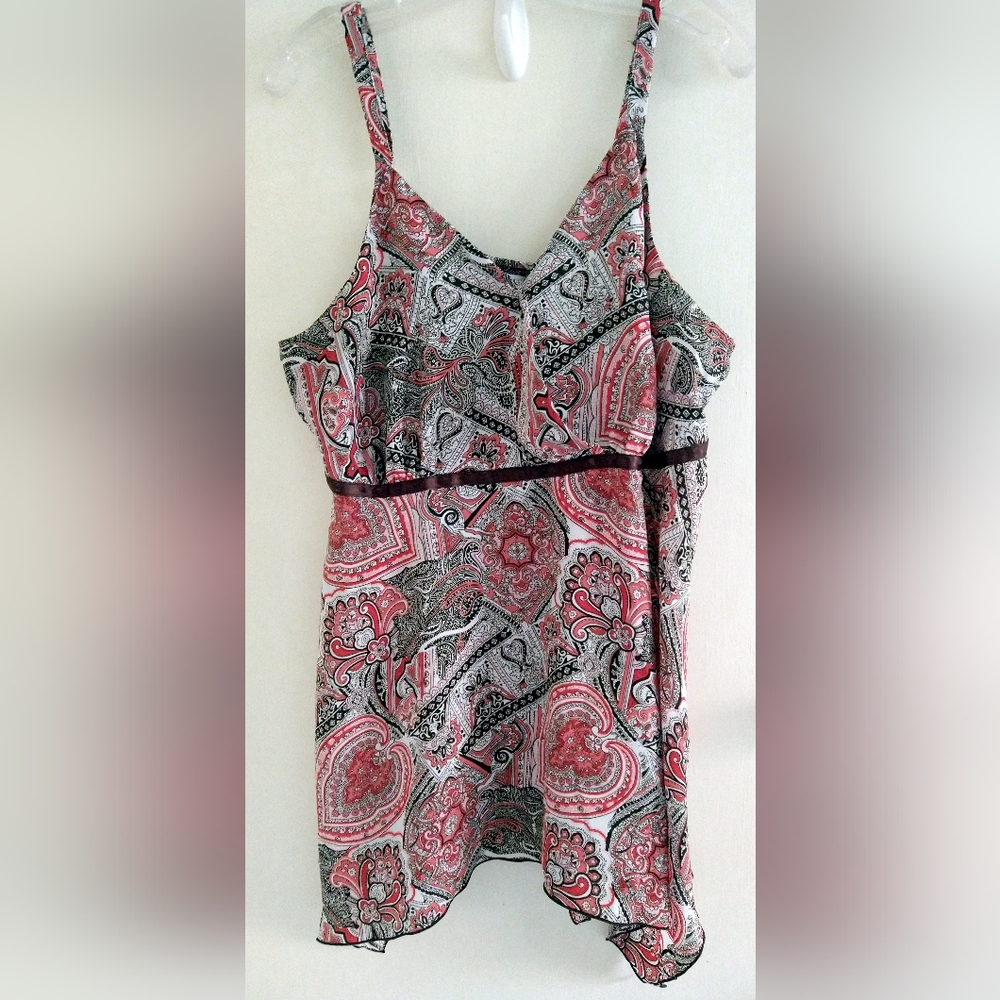 FASHION BUG WOMEN'S PLUS SIZE 20W MULTICOLOR SLEEVELESS TOP PAISLEY AND FLORAL